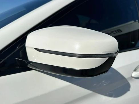 Used 2019 BMW 530i xDrive w/ M Sport Package image 10