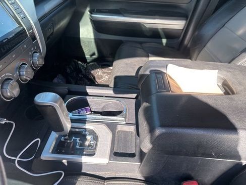 Used 2017 Toyota Tundra SR5 image 25