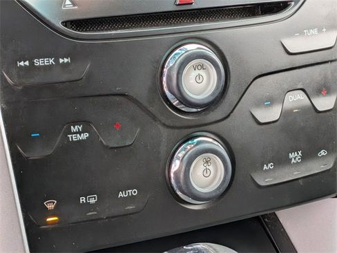 Used 2013 Ford Explorer XLT image 21