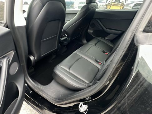 Used 2021 Tesla Model Y Long Range image 23