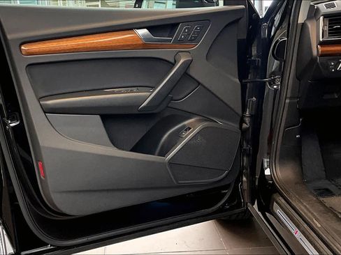 Used 2022 Audi Q5 2.0T Premium w/ Convenience Package image 21