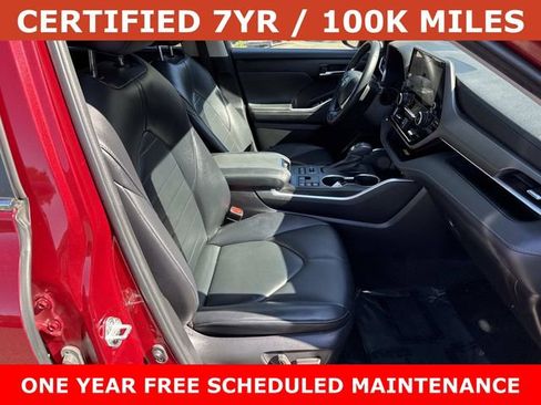Used 2023 Toyota Highlander XLE AWD/4WD image 9