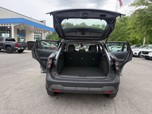 Used 2025 Nissan Kicks S AWD/4WD image 27