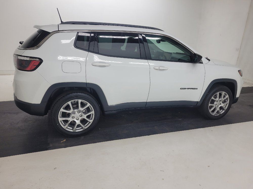Used 2022 Jeep Compass Latitude w/ Sun and Sound Group AWD/4WD image 10