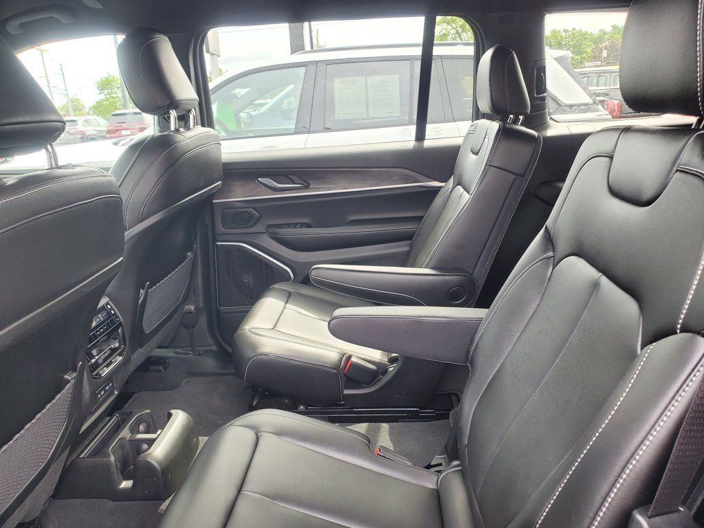 Used 2026 Jeep Grand Cherokee L Limited AWD/4WD image 28