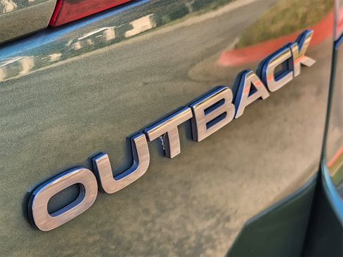 Used 2014 Subaru Outback 2.5i Limited image 11