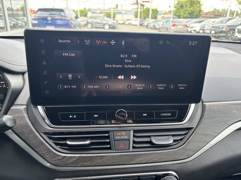 Used 2024 Nissan Altima 2.5 SV w/ SV Premium Package FWD image 15
