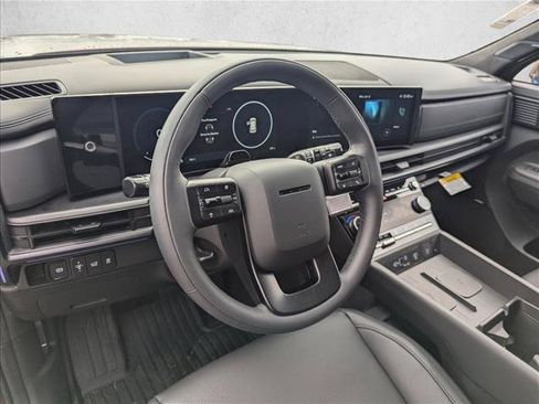 Used 2025 Hyundai Santa Fe Calligraphy FWD image 3