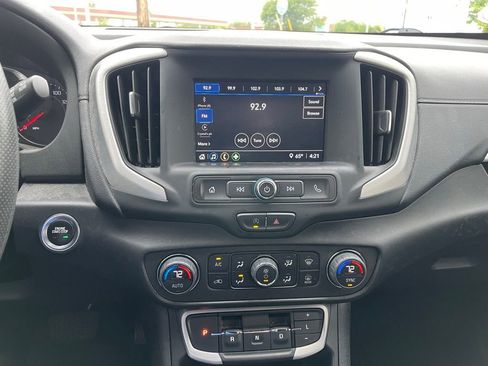 Used 2022 GMC Terrain SLE w/ Driver Convenience Package FWD image 10