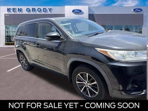 Used 2018 Toyota Highlander XLE AWD/4WD image 1