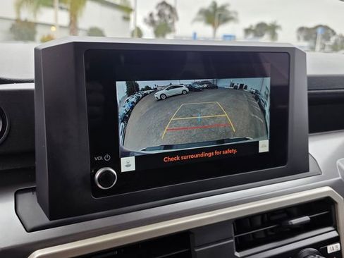 Used 2025 Toyota Tacoma SR5 AWD/4WD image 24