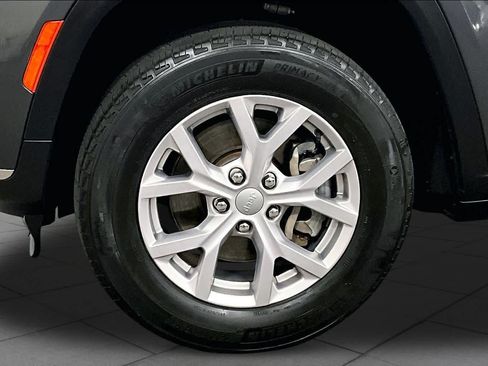 Used 2022 Jeep Grand Cherokee L Limited AWD/4WD image 11