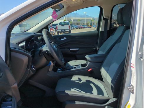 Used 2017 Ford Escape SE w/ Equipment Group 201A FWD image 14