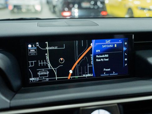 Used 2018 Lexus IS 300 AWD image 34