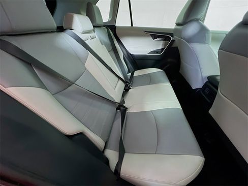 Certified 2025 Toyota RAV4 XLE Premium image 24