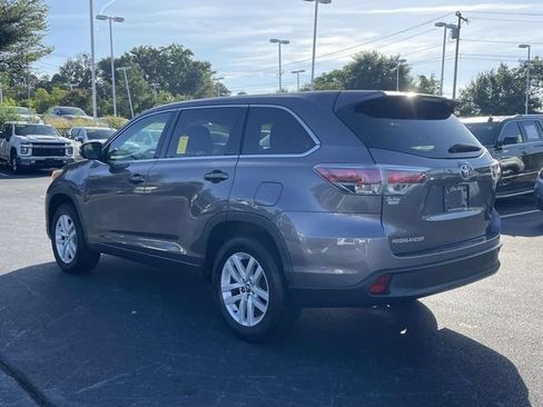 Used 2016 Toyota Highlander LE FWD image 5