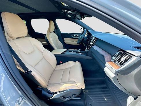 Used 2024 Volvo XC60 B5 Ultimate w/ Protection Package Premier image 29