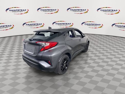 Used 2020 Toyota C-HR XLE FWD image 8