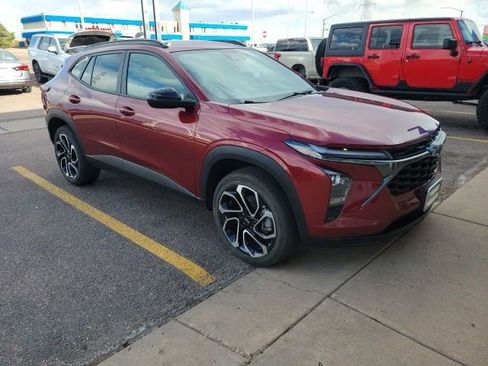 Certified 2024 Chevrolet Trax RS image 3