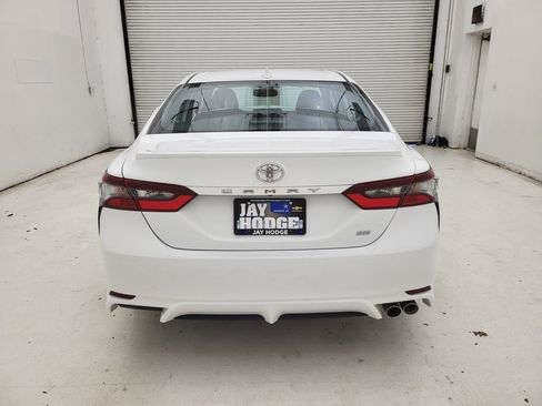 Used 2024 Toyota Camry SE image 13