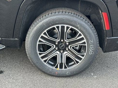 New 2026 Jeep Grand Wagoneer Base image 21