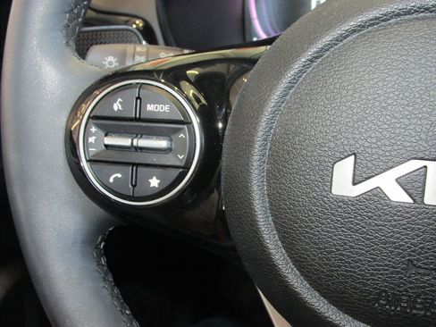 Used 2025 Kia Soul EX image 16