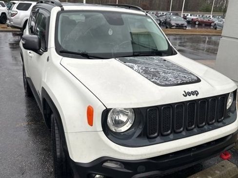 Used 2017 Jeep Renegade Trailhawk image 1