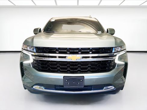 Used 2023 Chevrolet Suburban LS w/ Driver Alert Package RWD image 2
