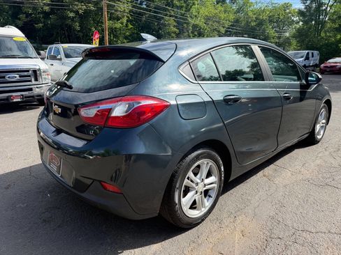 Used 2017 Chevrolet Cruze LT w/ Convenience Package FWD image 5