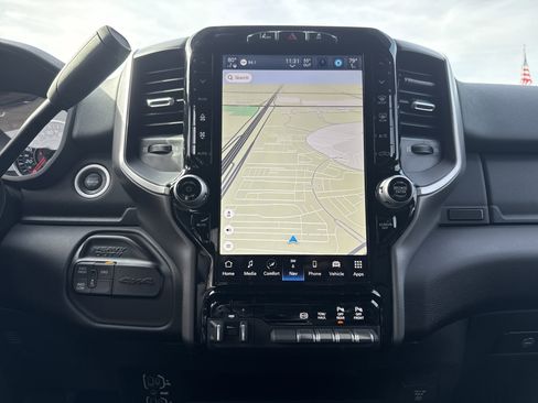 Used 2024 RAM 2500 Big Horn w/ Night Edition image 28