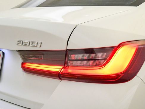 Certified 2023 BMW 330i Sedan w/ Convenience Package RWD image 12