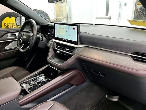 Used 2025 Ford Explorer Platinum w/ LUX Leather Package AWD/4WD image 14