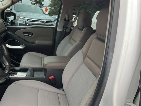 Used 2022 Nissan Frontier SV image 14