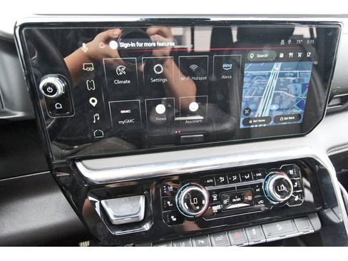 Used 2025 GMC Sierra 2500 Denali w/ Denali Reserve Package AWD/4WD image 20