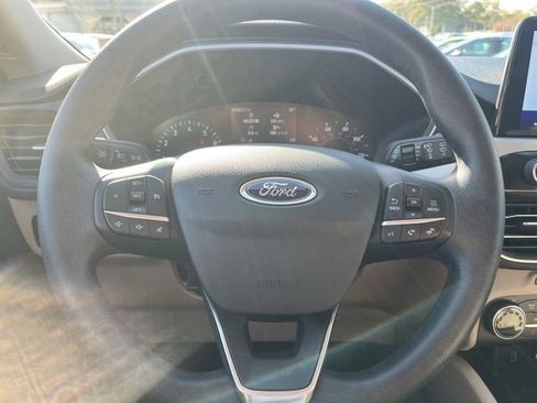 Used 2020 Ford Escape SE image 15