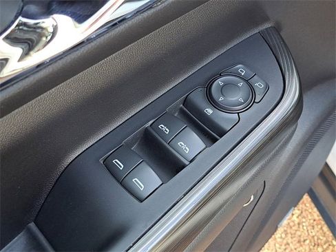 Used 2023 GMC Acadia SLT image 20