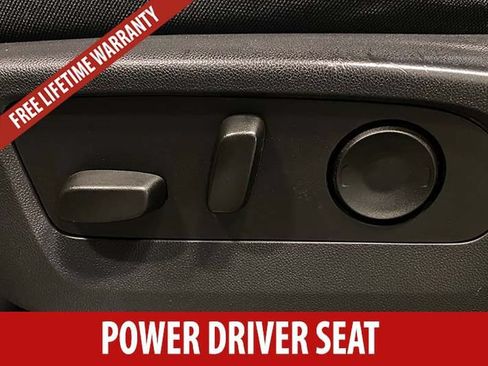 Used 2025 Chevrolet Silverado 1500 LT AWD/4WD image 7