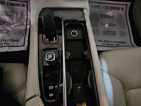 Certified 2025 Volvo XC90 T8 Plus w/ Protection Package Premier AWD/4WD image 22