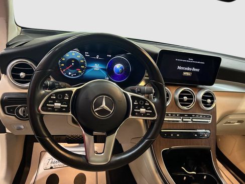 Used 2022 Mercedes-Benz GLC 300 4MATIC image 27