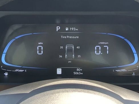 Used 2025 Hyundai Elantra Sport FWD image 21