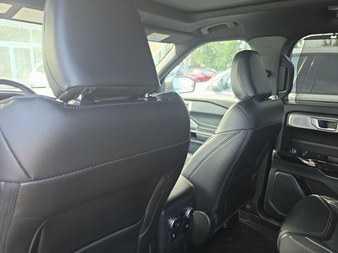 Used 2023 Ford Explorer ST w/ Equipment Group 401A AWD/4WD image 12