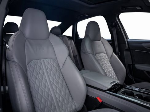 Used 2023 Audi S6 Prestige image 34