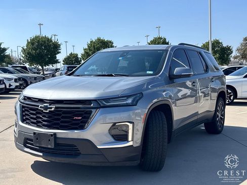 Used 2023 Chevrolet Traverse RS image 4