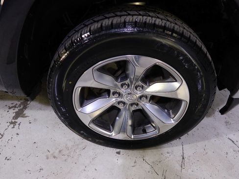 Used 2020 RAM 1500 Limited image 40