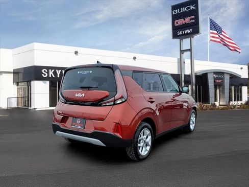 Used 2024 Kia Soul LX w/ Option Group 015 image 3