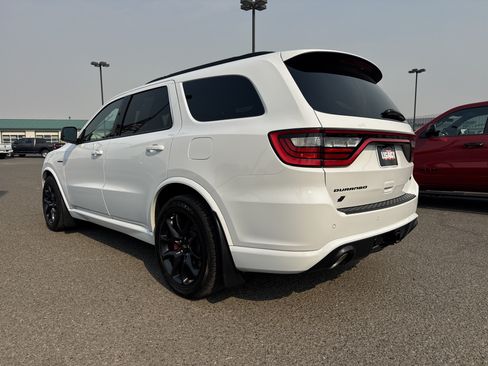 Used 2024 Dodge Durango R/T w/ Tow 'N Go Group AWD/4WD image 5