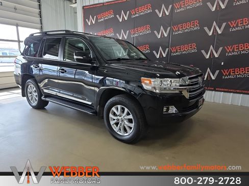 Used 2016 Toyota Land Cruiser w/ Four Season Floor Mat Package AWD/4WD image 1