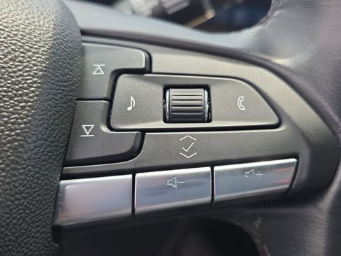 Used 2025 Cadillac XT4 Premium Luxury FWD image 29