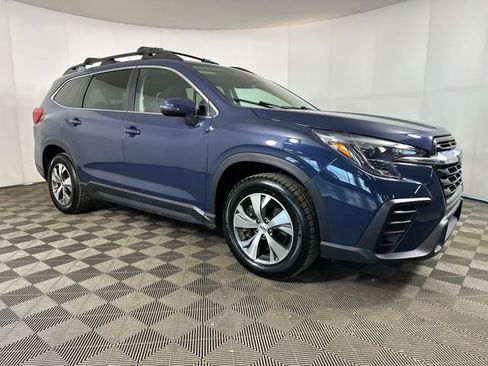 Used 2023 Subaru Ascent Premium w/ Convenience Package image 2