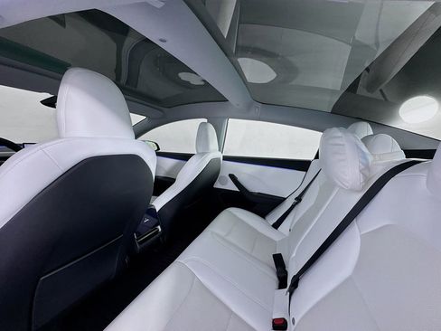 Used 2025 Tesla Model 3 Long Range image 33